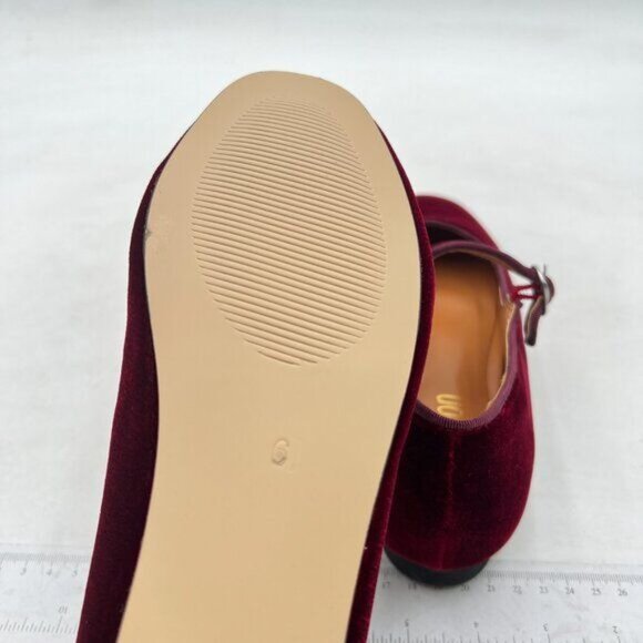 Elegant Burgundy Flats - Picture 6 of 7